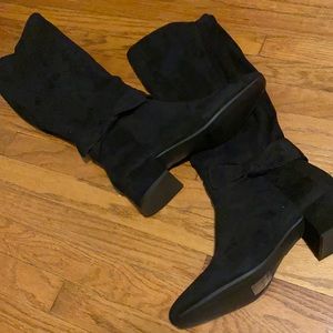 Kelly & Katie Black Boots with Bow, 10